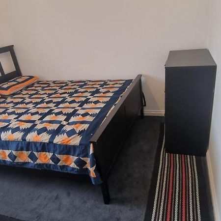 Very Nice Two Bedroom Apartment In London Eksteriør bilde